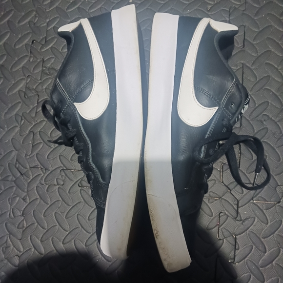 Nike Court Royale AC Black & White Men Sneakers - Picture 4 of 12